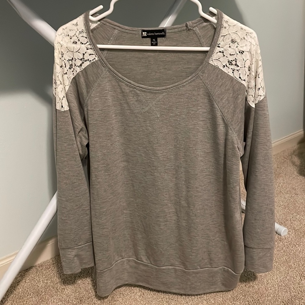 Light weight sweatshirt with cute lace detail